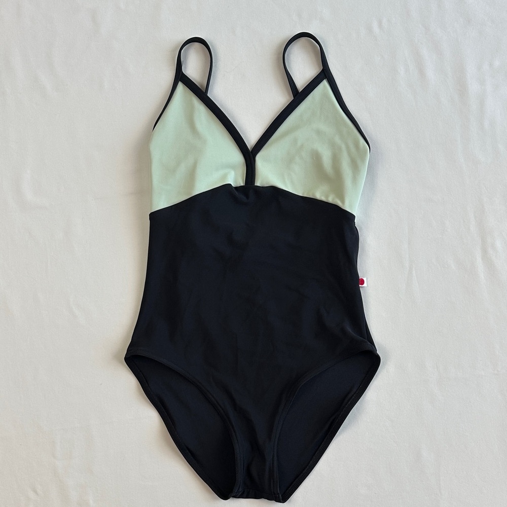 Yumiko Daria - Size Small - Like New